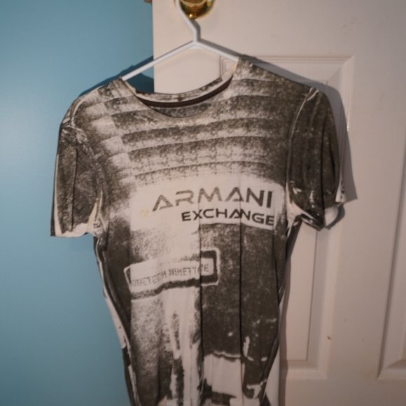 T shirts/V Necks - Picture 2 of 11